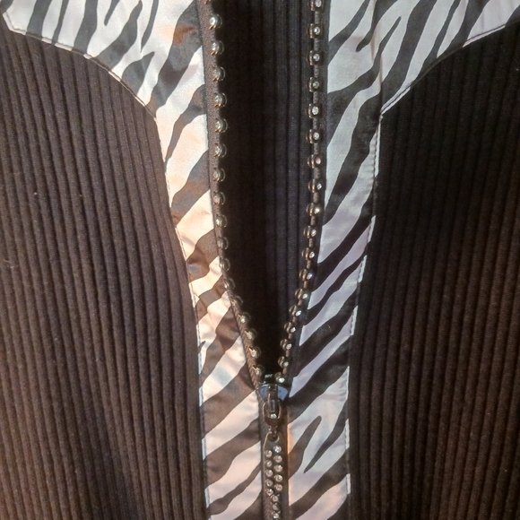 Belldini Black and Zebra Print Top NWT Ribbed Knit Zip Up Tank Size Large - Picture 5 of 7